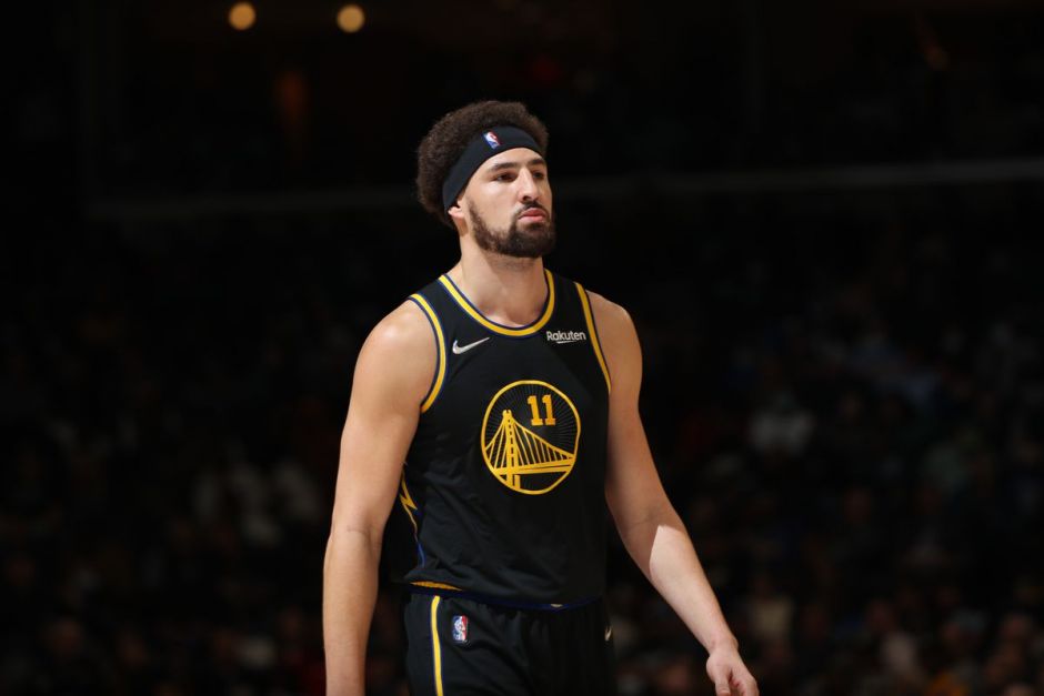 连进三球神奇逆转本菲卡 巴塞罗那晋级欧冠16强.