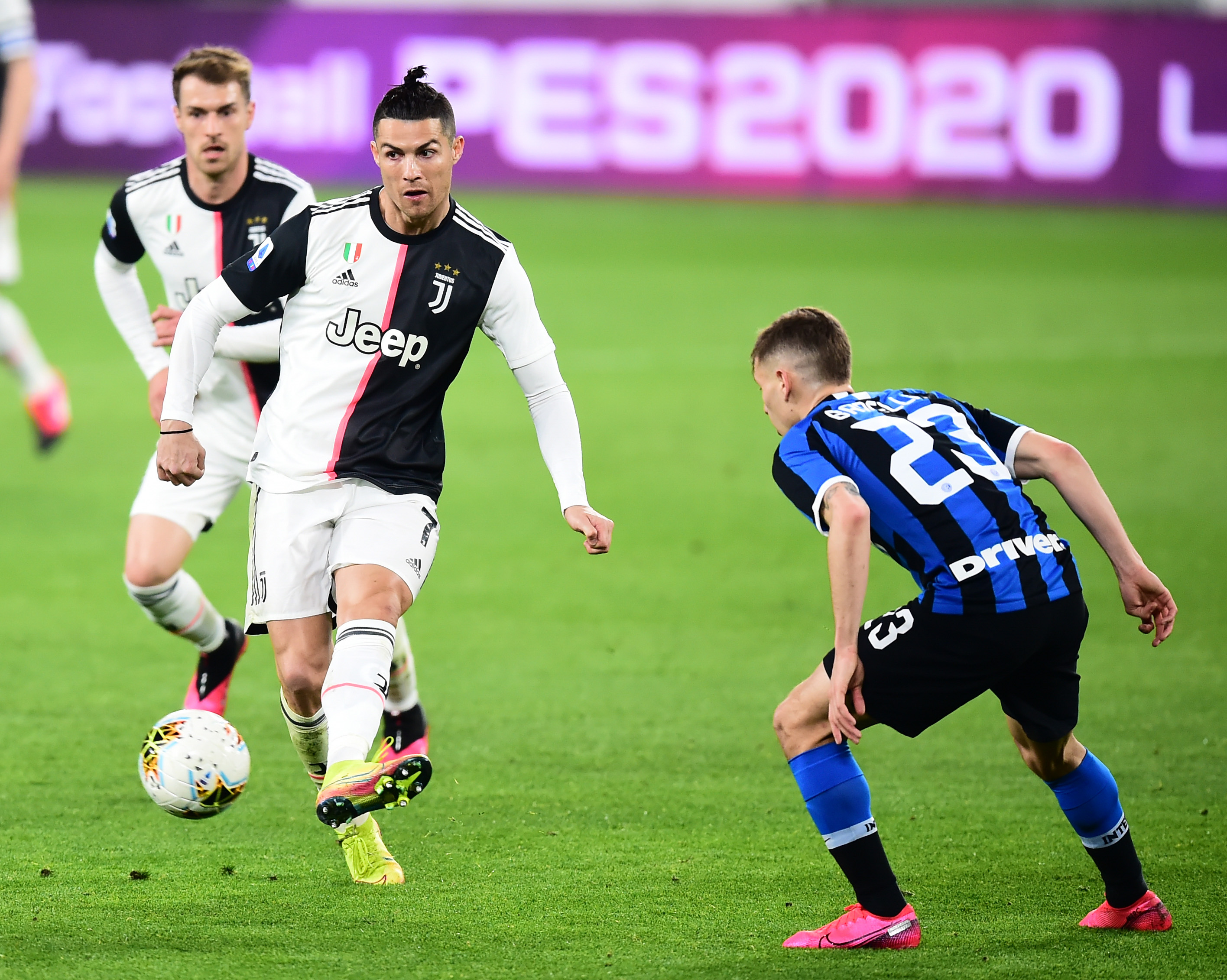 与队友形成 与队友形成